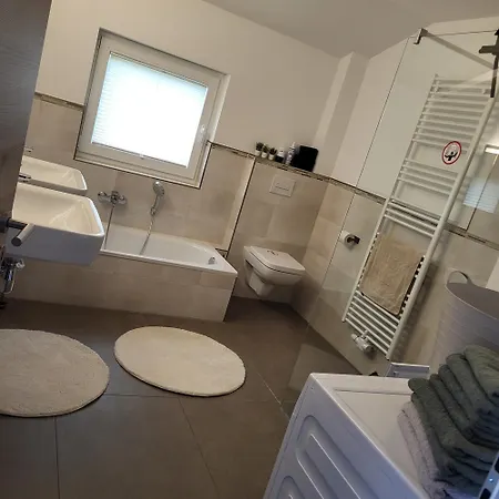 Planck Og 3 Sz דירה